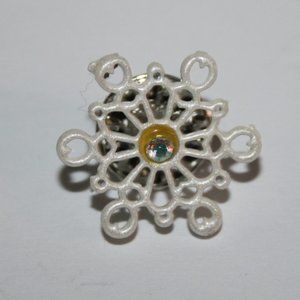 Beautiful white snowflake lapel pin .75"